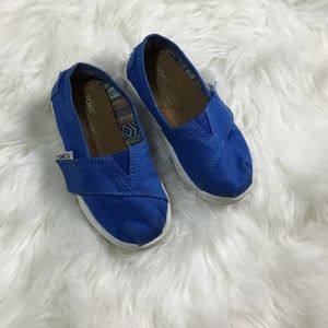 Blue kid TOMS